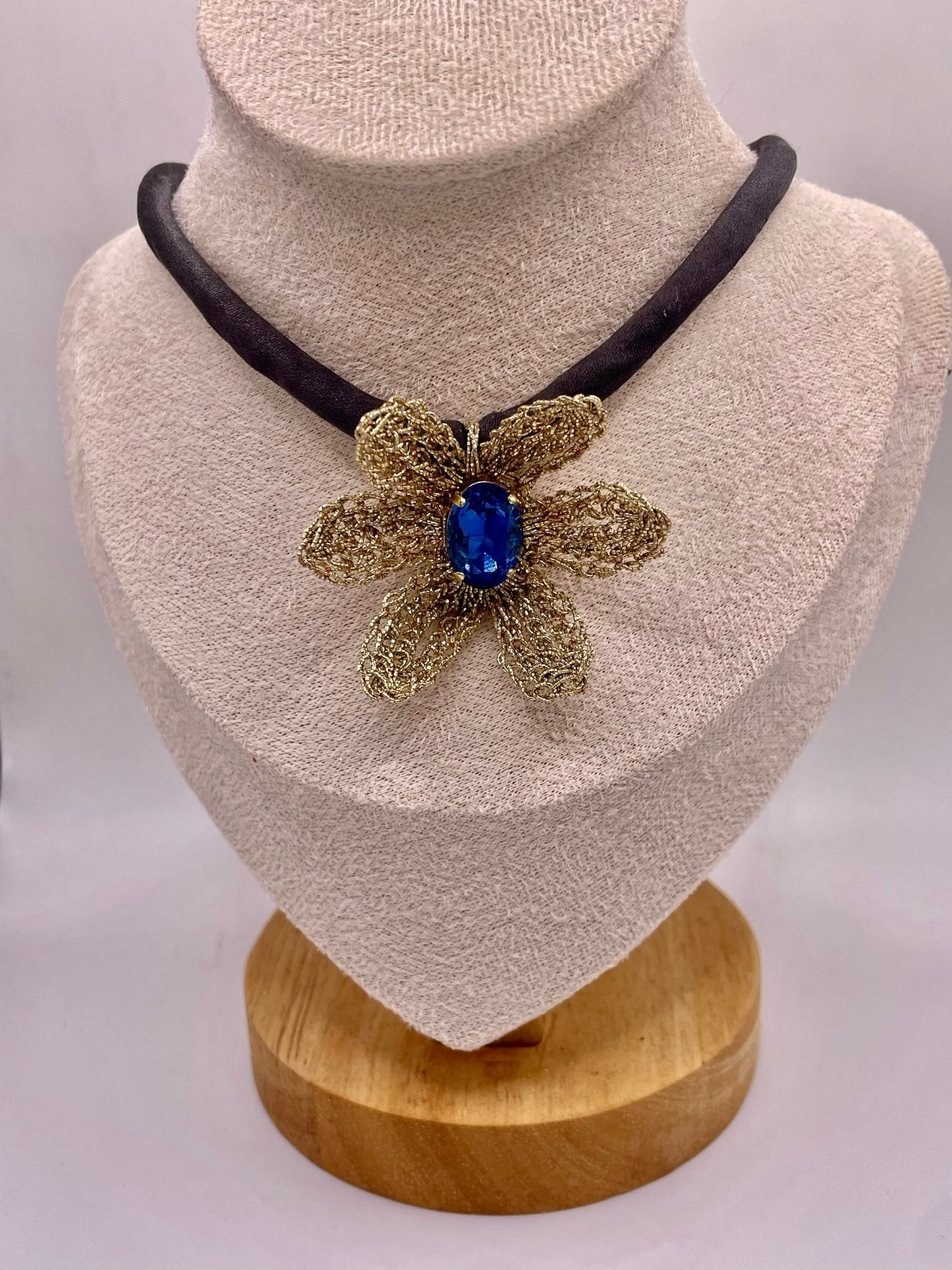 Collana Modello Ninfea