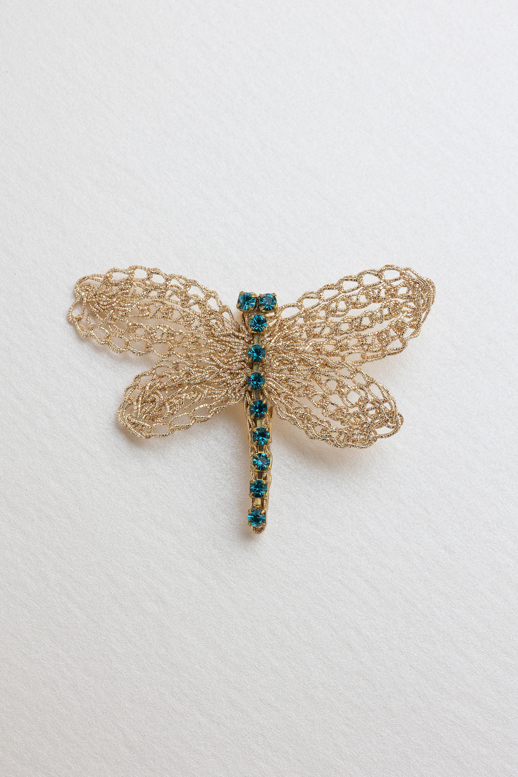 Spilla Dragonfly - Spilla Artigianale all'Uncinetto con Strass