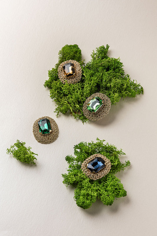 Spilla Victoria - Elegante Spilla Artigianale all'Uncinetto con filo di Rame ricoperto di Lurex e Cristalli